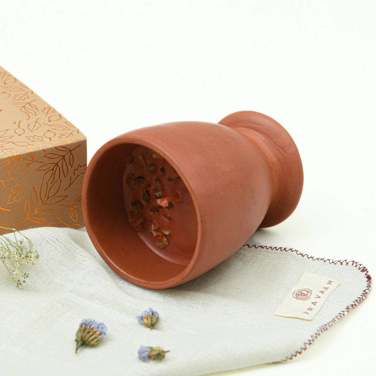 Gilli Mitti Candle | Smells Like Rain | Soy wax – Candles & Fragrances by Pravaah India available on Brown Living™. Regular . SKU: CAN008_Small. Img 1.