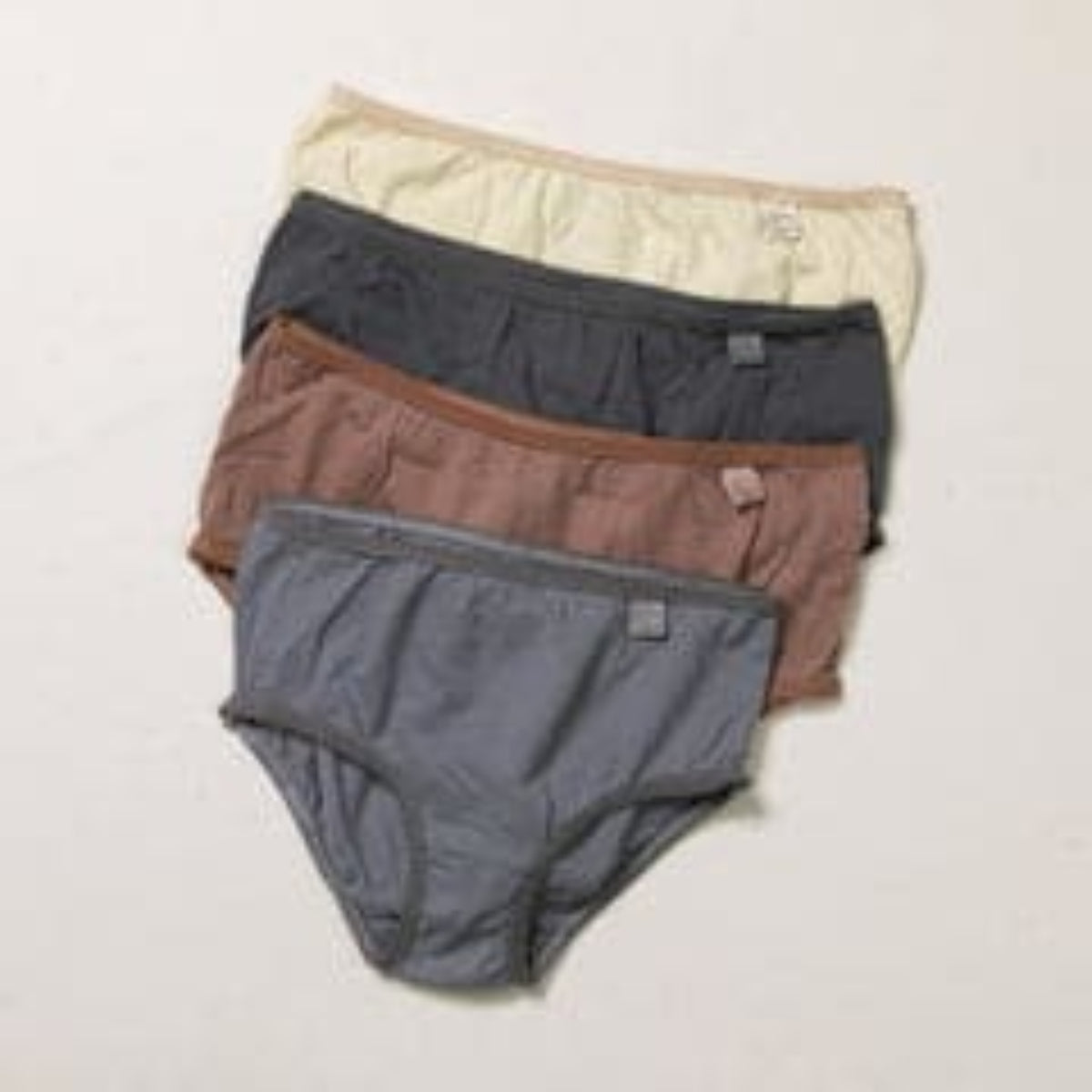 Girls Organic Briefs – Plant Dyed, Anti - Microbial (Pack of 3) – Kids Inner Wear on Brown Living™. SKU: BVG010YBIG3. Img 1.