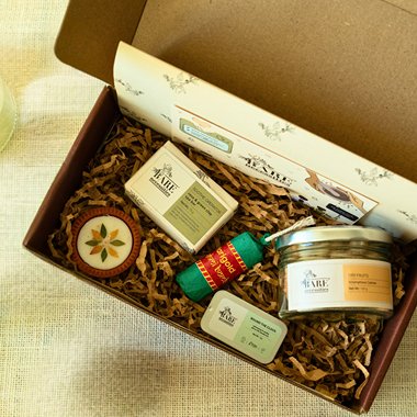 Glow & Pamper Diwali Skincare Gift Set for Women & Men | Handcrafted Luxury Diwali Gift Hamper – Gift Giving on Brown Living™. SKU: BNDG01. Img 1.