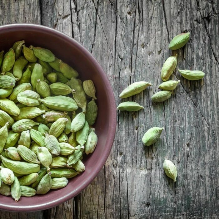 Green Cardamom (Elaichi) – Premium Aromatic Spice for Sweet & Savory – Seasonings & Spices on Brown Living™. SKU: 00H. Img 4.