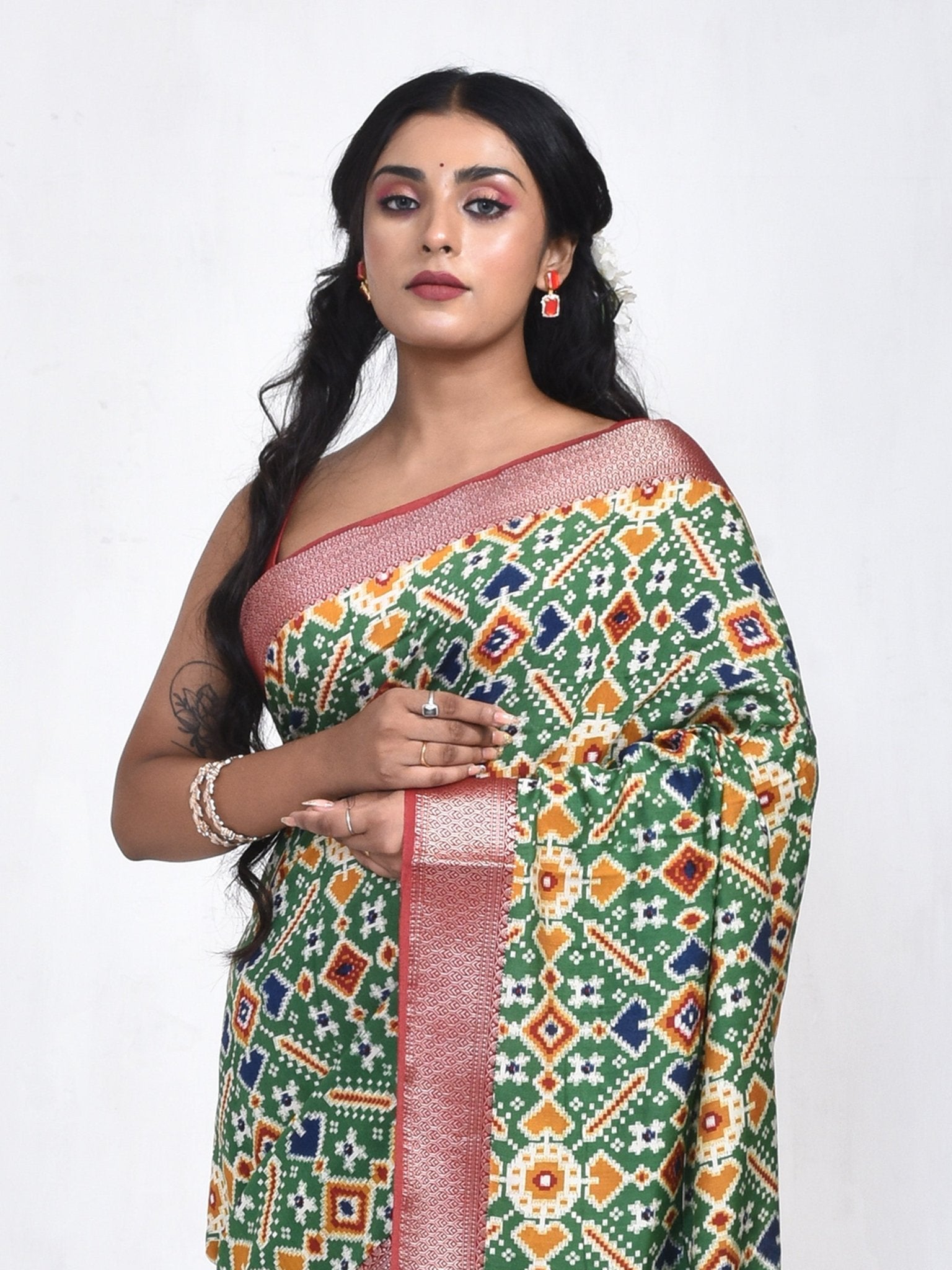 Green Patola Design Linen Silk Saree – Womens Saree on Brown Living™. SKU: STRLINSAR20. Img 7.
