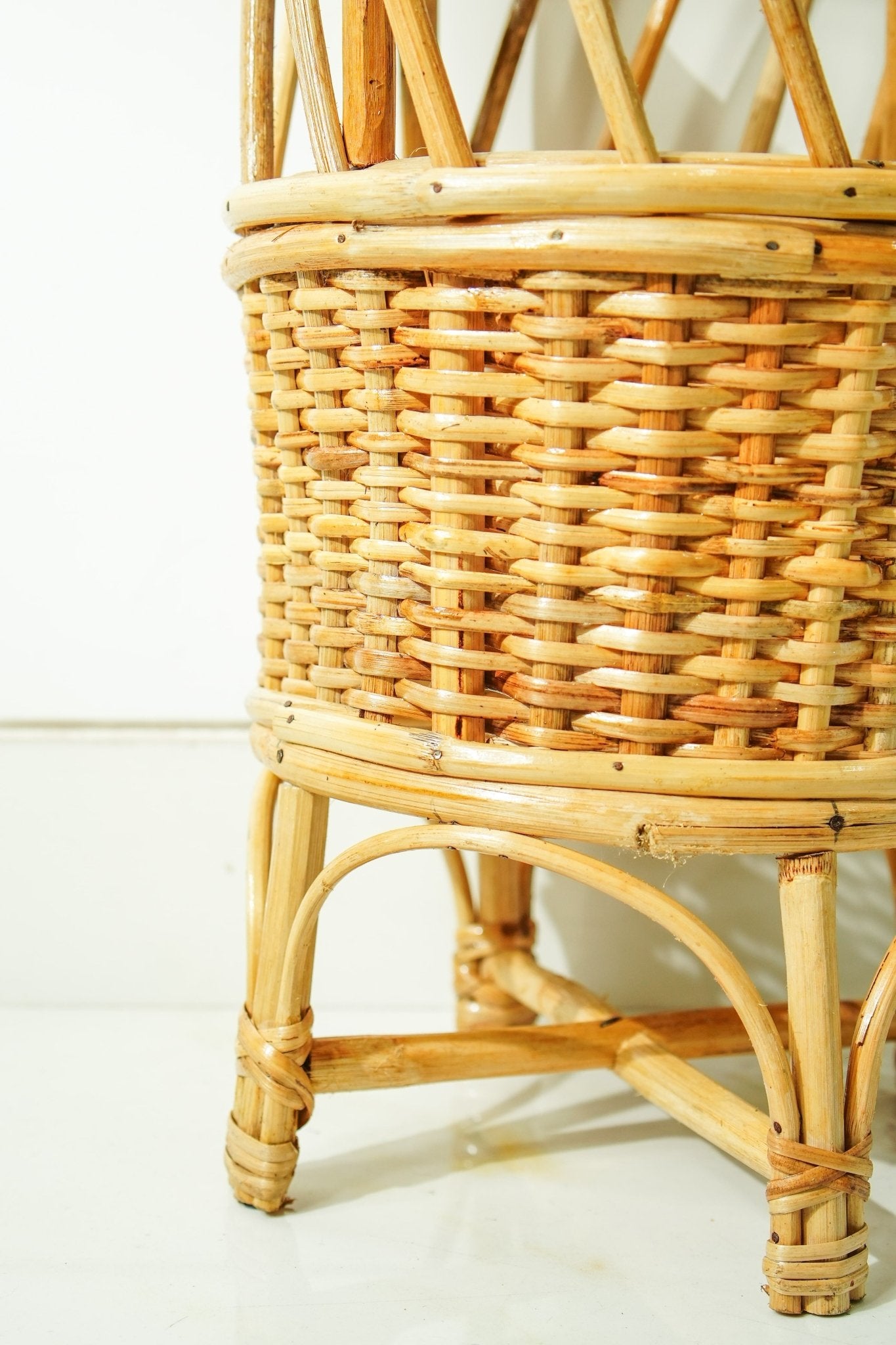 Half 'n' Half Planter Stand | Modern Two - Tone Plant Holder – Home & Garden by AJAARA available on Brown Living™. . SKU: SYMPS002. Img 4.