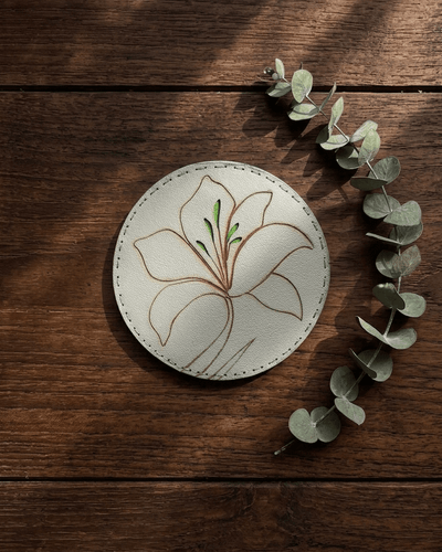 Handcrafted Daisy Coaster Set of 4 | Elegant Decorative Table Coasters – Coasters on Brown Living™. SKU: COT30. Img 1.