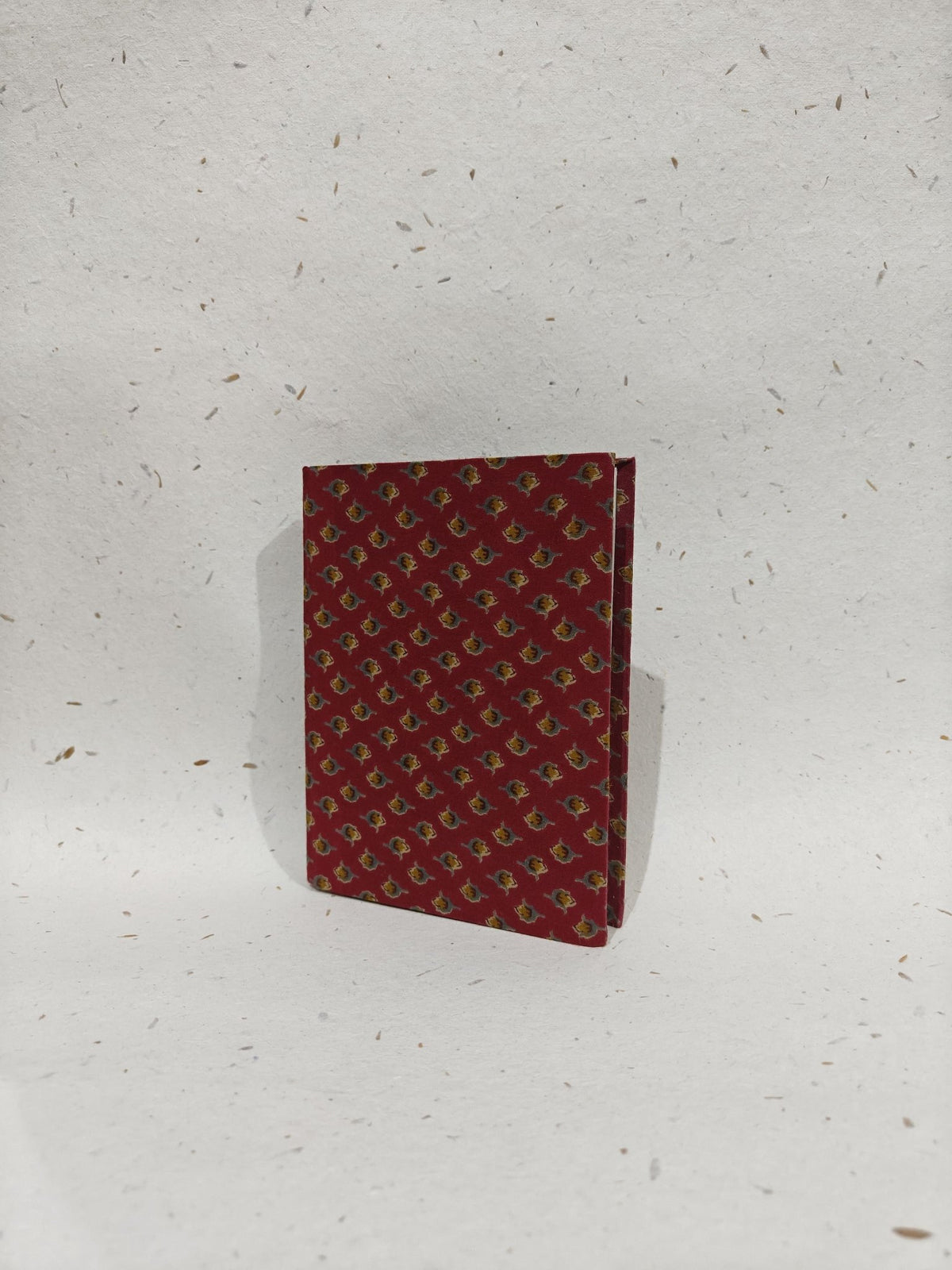 Handcrafted Diaries | Granthika | 7x5 Inch Handmade Notebook – Notebooks & Notepads on Brown Living™. SKU: VDI75004. Img 12.