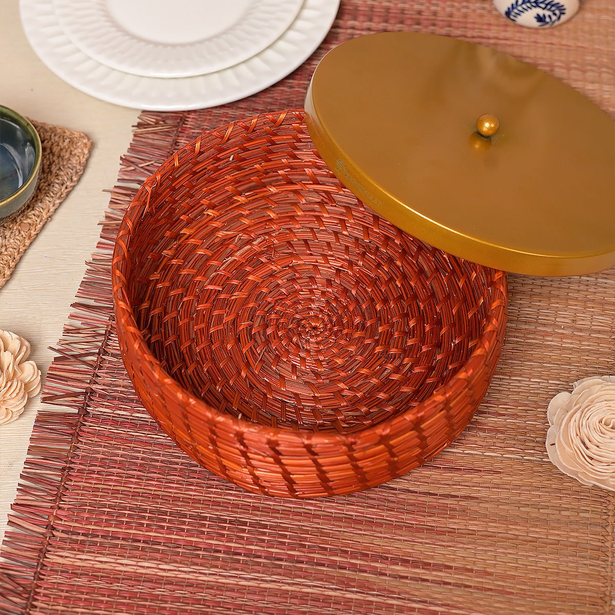 Handcrafted Sikki Grass Roti & Chapati Box With Gold - Tone Metal Lid – Containers on Brown Living™. SKU: SK35BRNLGLD. Img 3.