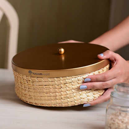 Handcrafted Sikki Grass Roti & Chapati Box With Gold - Tone Metal Lid – Containers on Brown Living™. SKU: SK35NATLGLD. Img 5.