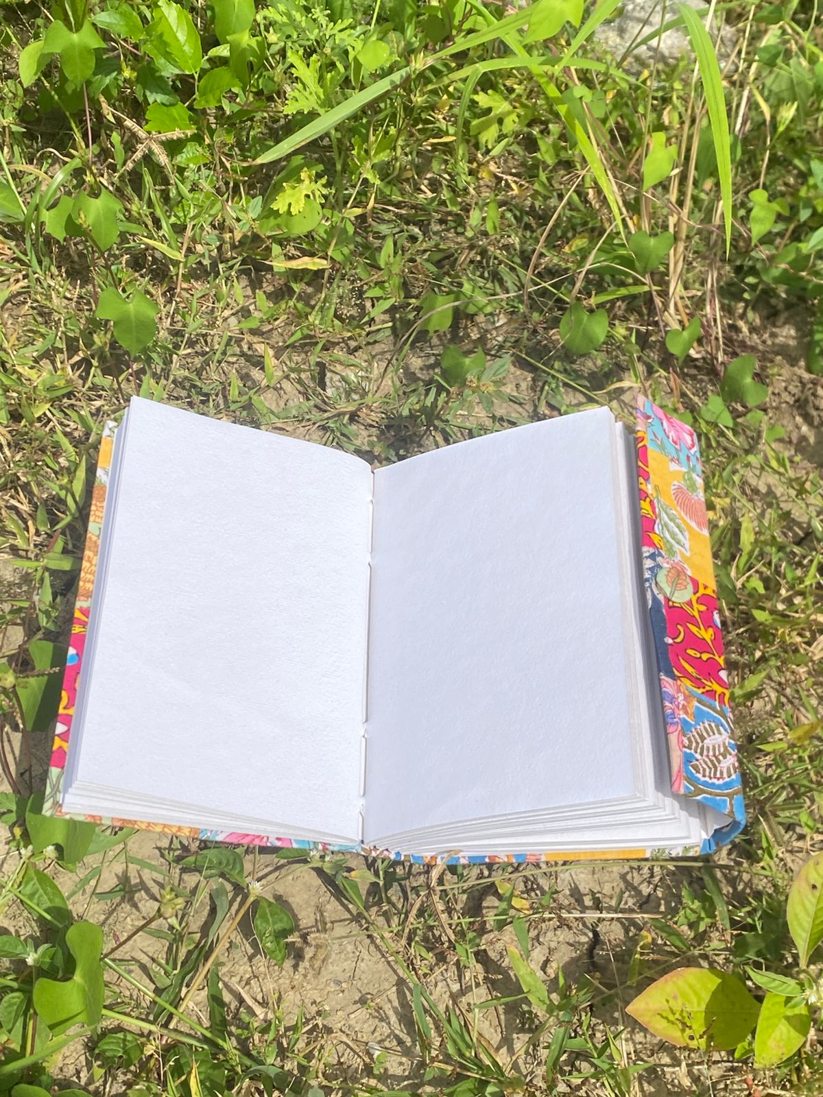 Handmade Recycled Paper Vintage Jumbo Journal – Notebooks & Notepads on Brown Living™. SKU: OEP474b. Img 5.