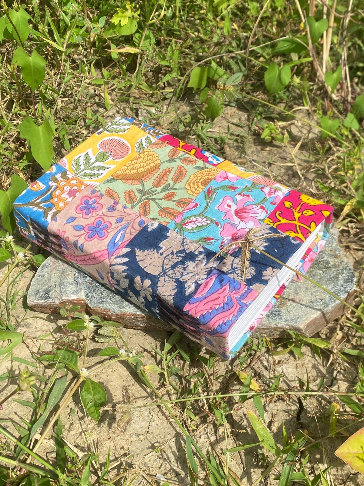 Handmade Recycled Paper Vintage Jumbo Journal – Notebooks & Notepads on Brown Living™. SKU: OEP474b. Img 4.