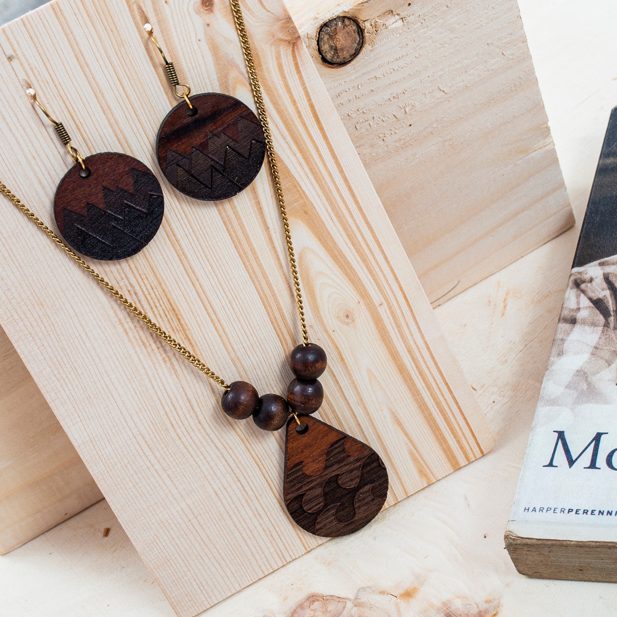 Handmade Wooden Nature - Inspired Jewelry Set – Jewellery on Brown Living™. SKU: A0005. Img 4.