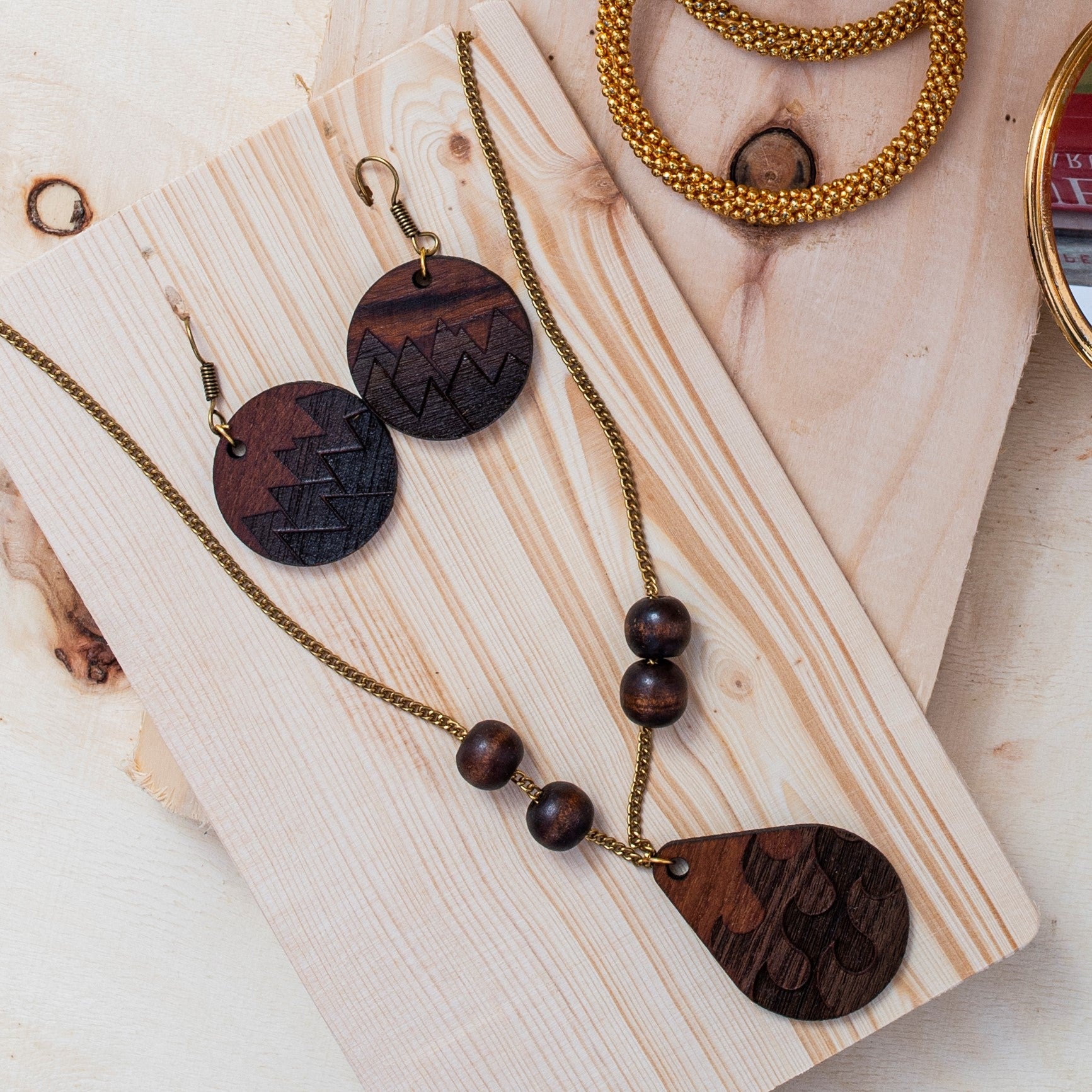Handmade Wooden Nature - Inspired Jewelry Set – Jewellery on Brown Living™. SKU: A0005. Img 3.