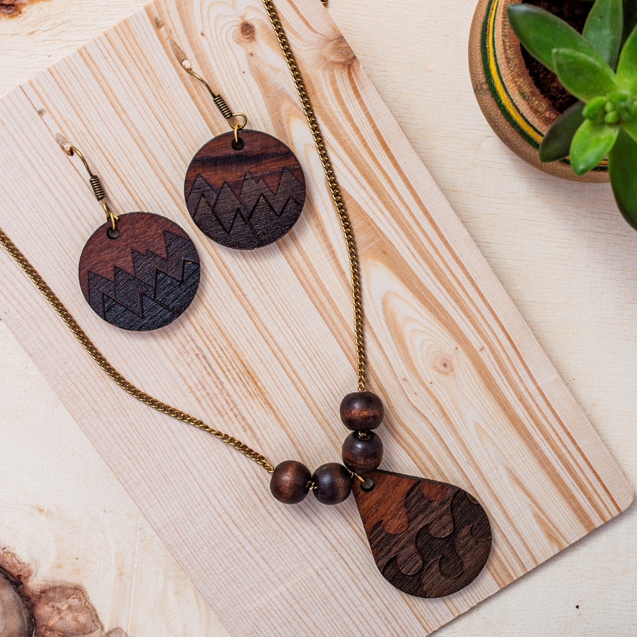 Handmade Wooden Nature - Inspired Jewelry Set – Jewellery on Brown Living™. SKU: A0005. Img 1.