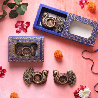 Hans T Light Set – Traditional Decorative Set – Home Decor on Brown Living™. SKU: D45. Img 2.