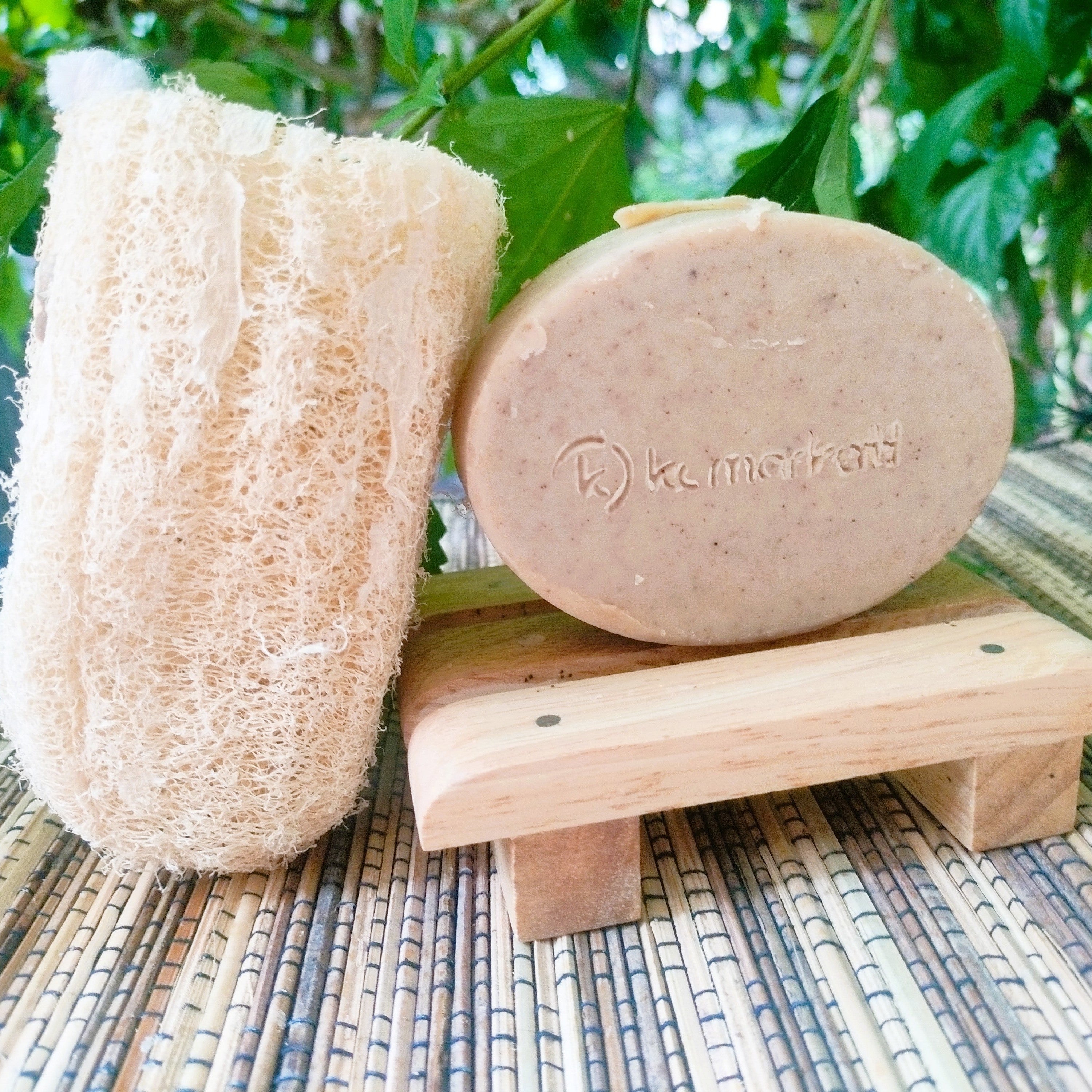 Nalungu Maavu Handmade Bath Soap with Loofah