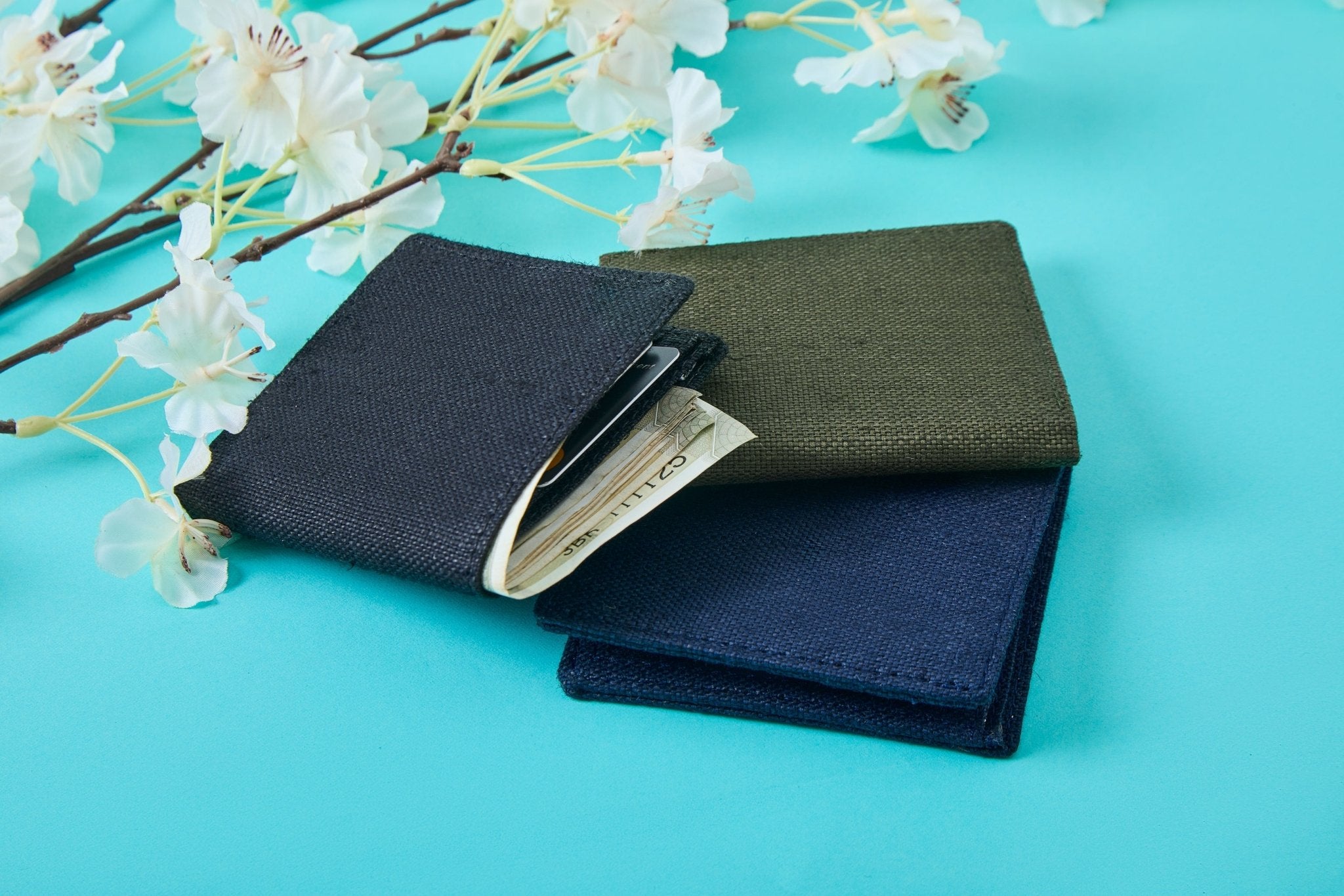 Hemp Men’s Wallet | Eco - Friendly & Sustainable Vegan Wallet for Men – Mens Wallet on Brown Living™. SKU: GWL01-OLIVE. Img 10.