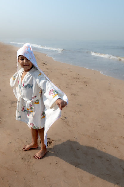 Hooded Baby & Kids Towel in Circus Peach Print – Bath Linens on Brown Living™. SKU: MSY-00431E-Peach. Img 8.