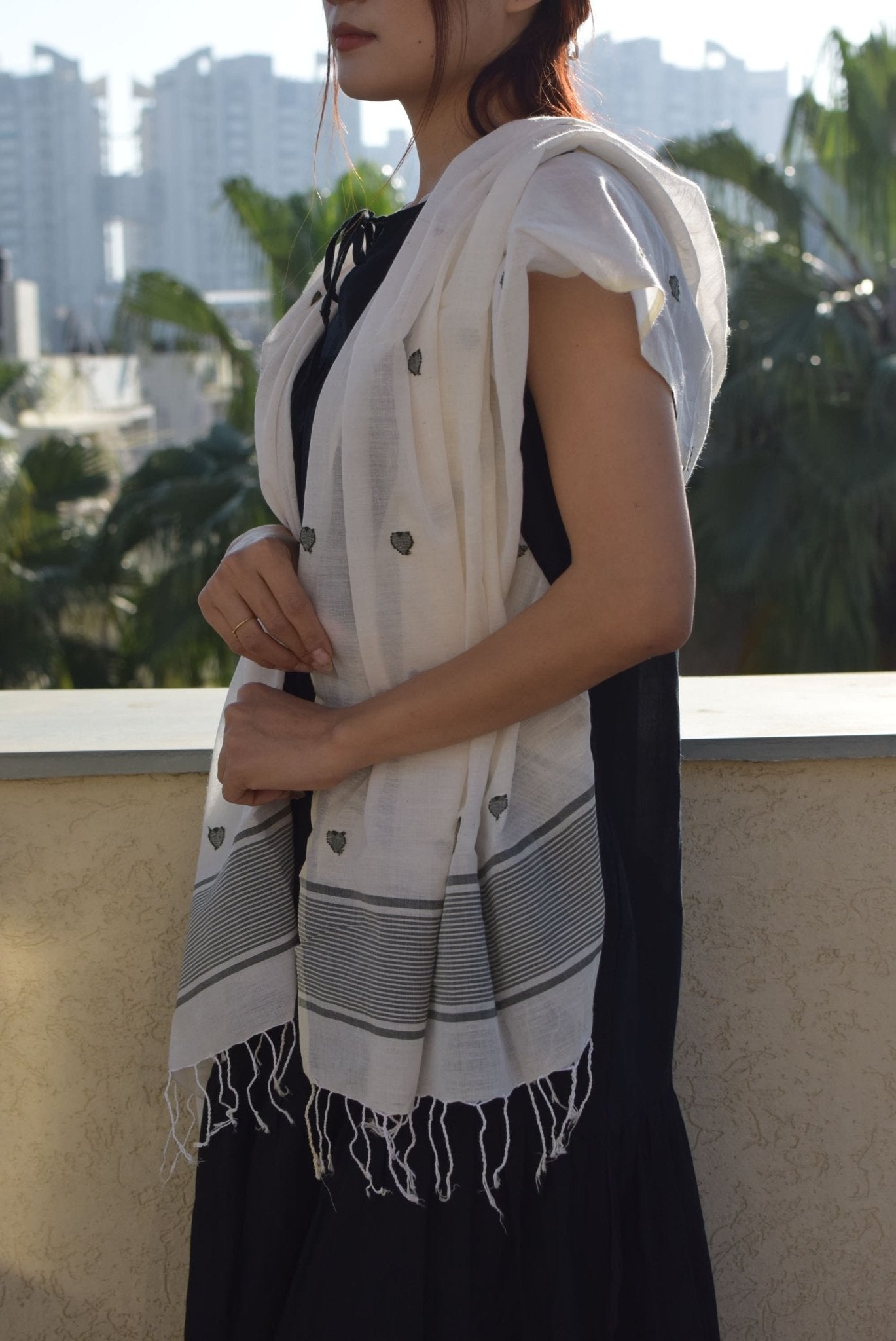 Iti Jamdani Cotton Stole Handwoven Lightweight Dupatta – Womens Scarf on Brown Living™. SKU: EKL_06. Img 2.