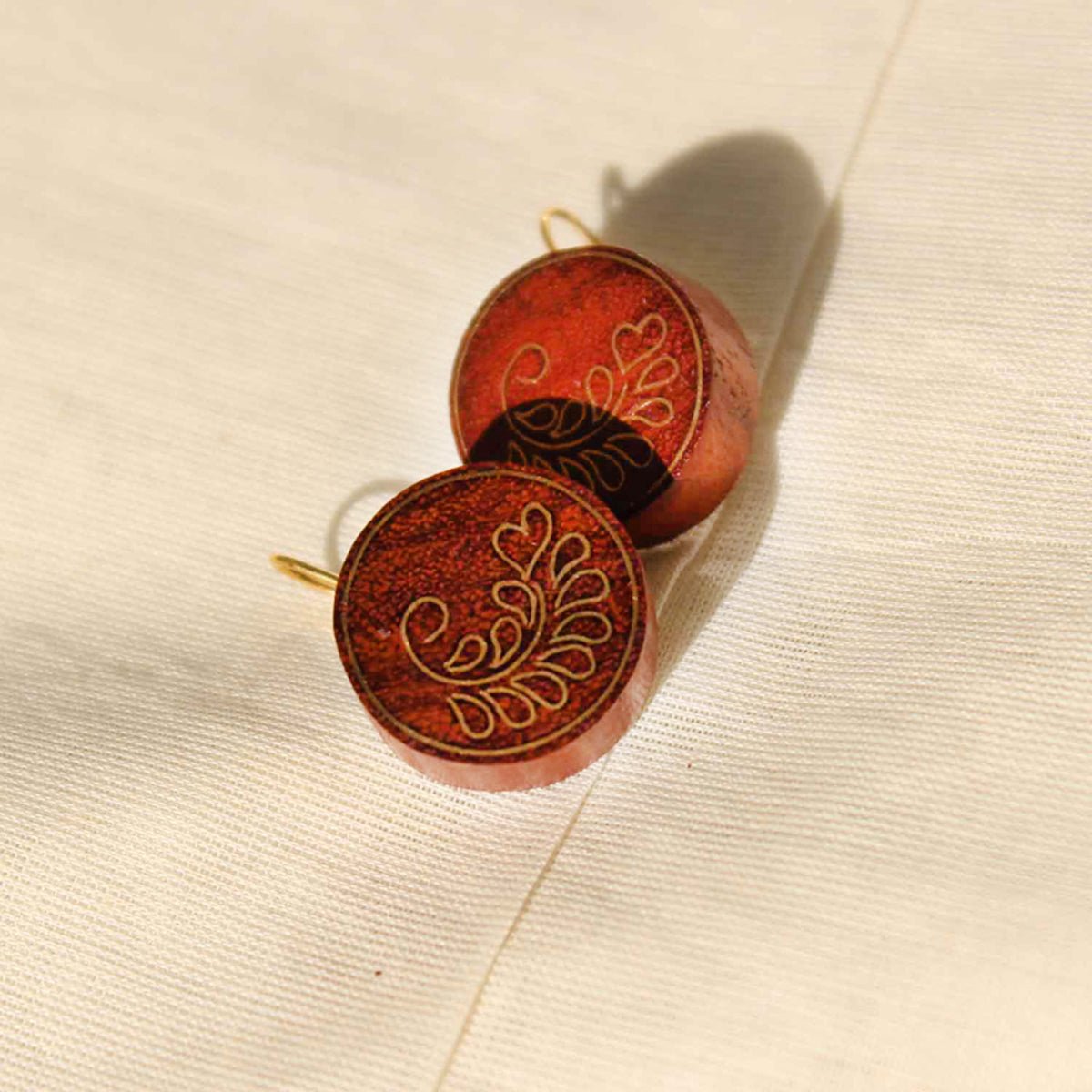 Ivy Taarkashi Wooden Earring - Brass Inlay Craft – Jewellery on Brown Living™. SKU: UATRWJ007. Img 3.