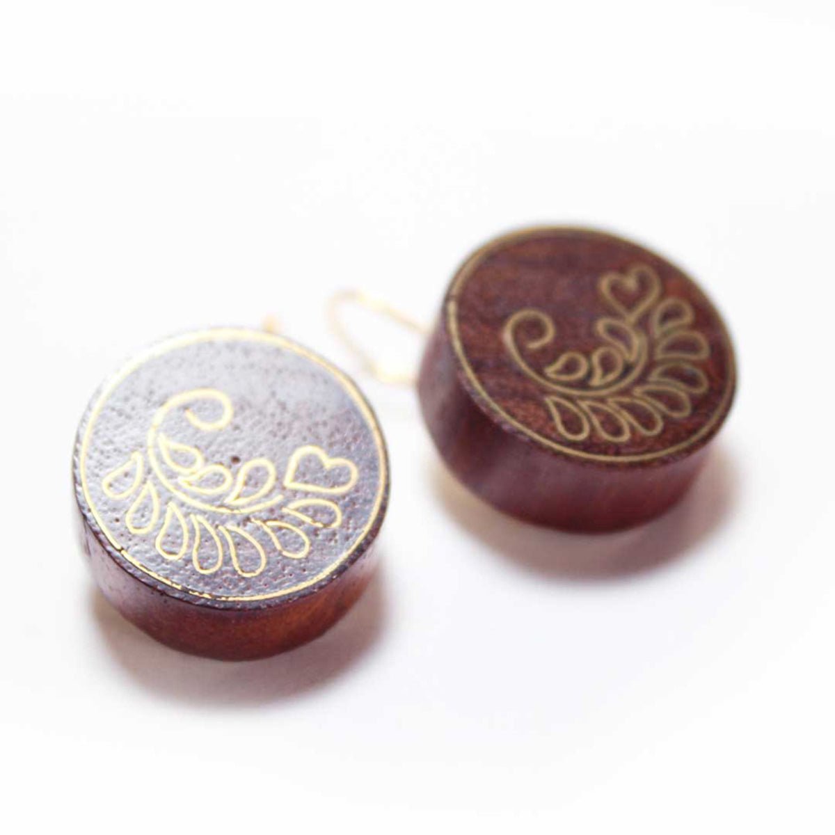 Ivy Taarkashi Wooden Earring - Brass Inlay Craft – Jewellery on Brown Living™. SKU: UATRWJ007. Img 1.