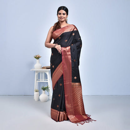 Kanjeevaram Handwoven Pure Silk Saree – Womens Saree on Brown Living™. SKU: ST - KAN - BLA - 03. Img 3.