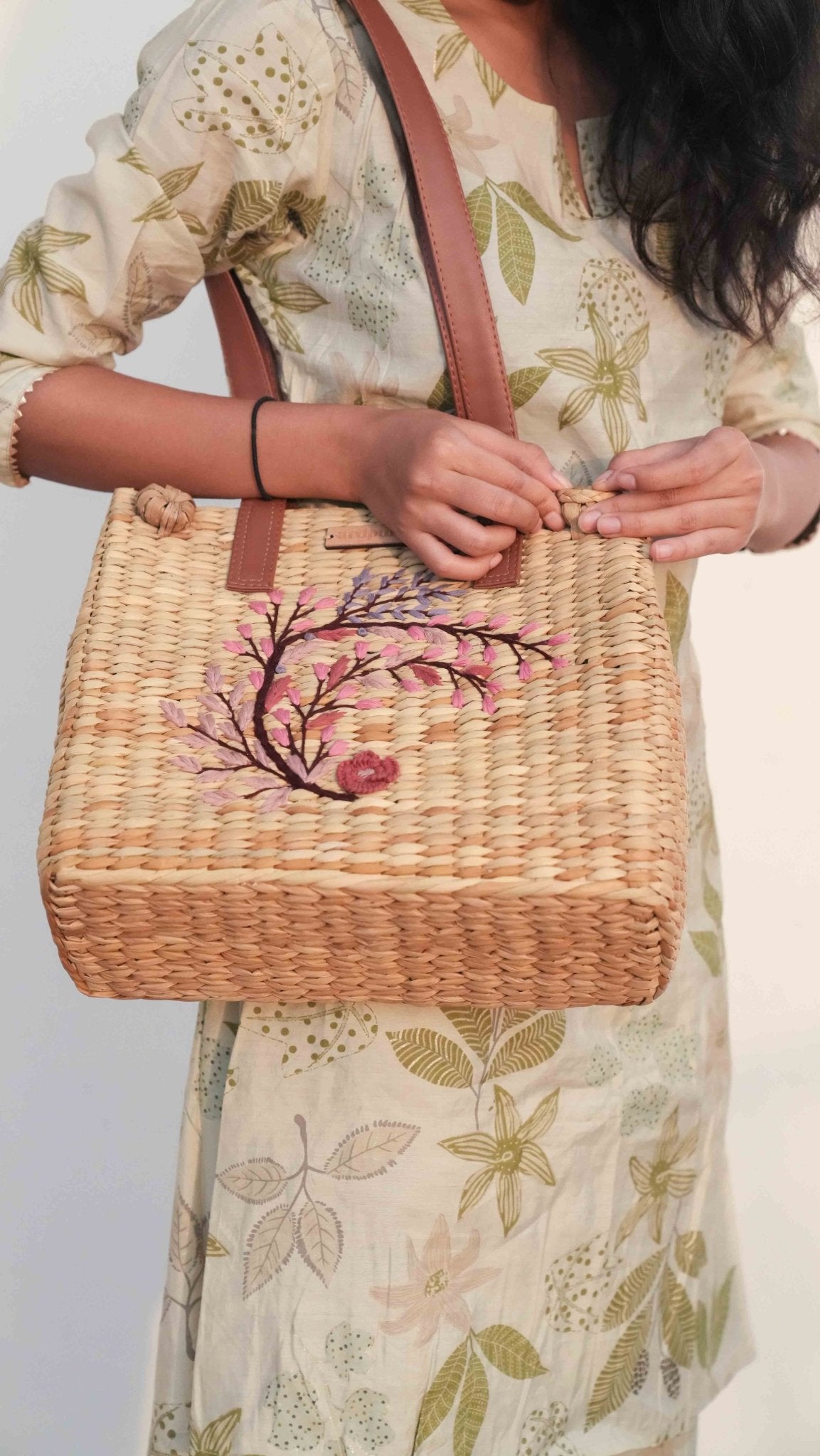 Kauna Embroidery Picnic Bag | Handwoven Natural & Stylish Bag – Womens Handbag on Brown Living™. SKU: 445KD. Img 4.