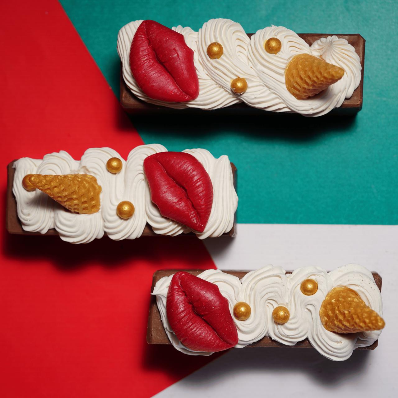 Kissmas Éclair Tart Soap | Handmade Festive Christmas Bath Soap – Body Soap on Brown Living™. SKU: SLTYSECRT-10. Img 4.