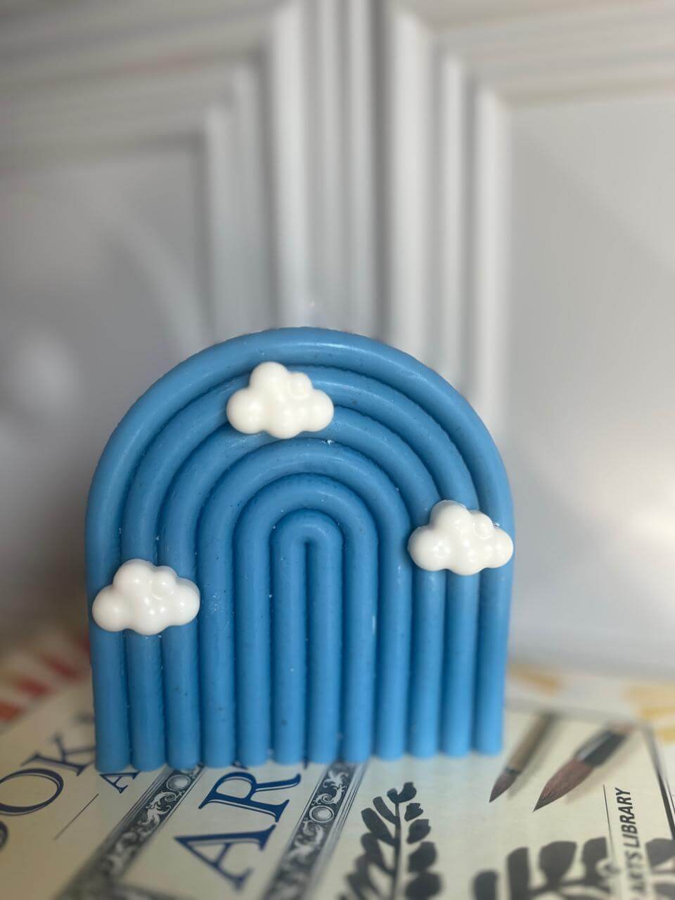 Large Arch Candle | Handcrafted Aesthetic Soy Wax Candle – Candles & Fragrances on Brown Living™. SKU: LUSH_0025. Img 3.