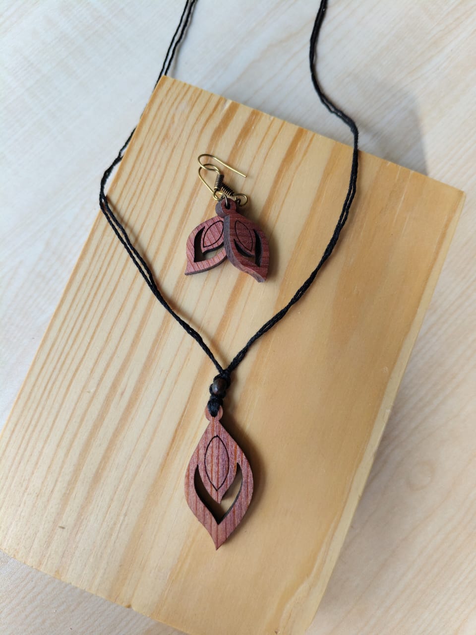 Leaf Imprint Wooden Jewellery Set – Womens Accessories on Brown Living™. SKU: WJ07. Img 2.