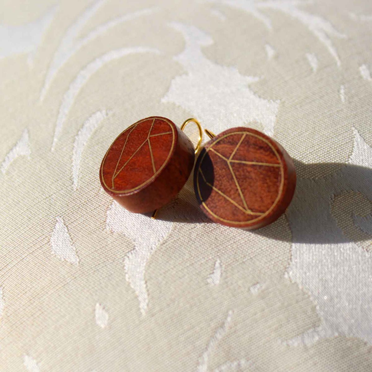 Lineae Taarkashi Wooden Earring - Brass Inlay Craft – Jewellery on Brown Living™. SKU: UATRWJ001. Img 2.
