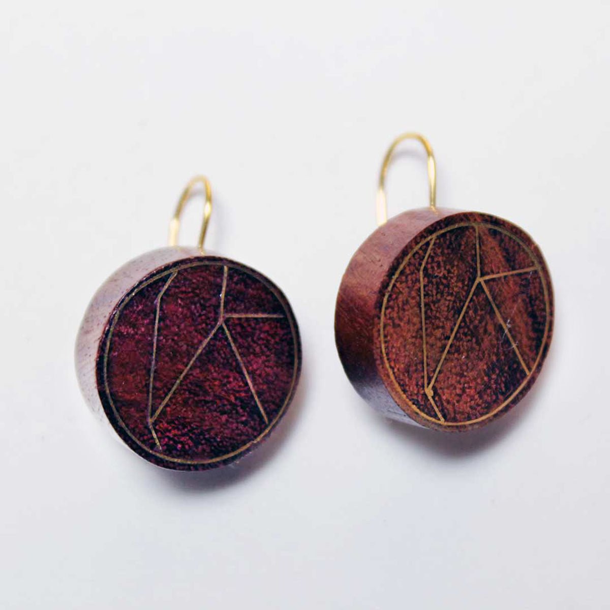 Lineae Taarkashi Wooden Earring - Brass Inlay Craft – Jewellery on Brown Living™. SKU: UATRWJ001. Img 1.