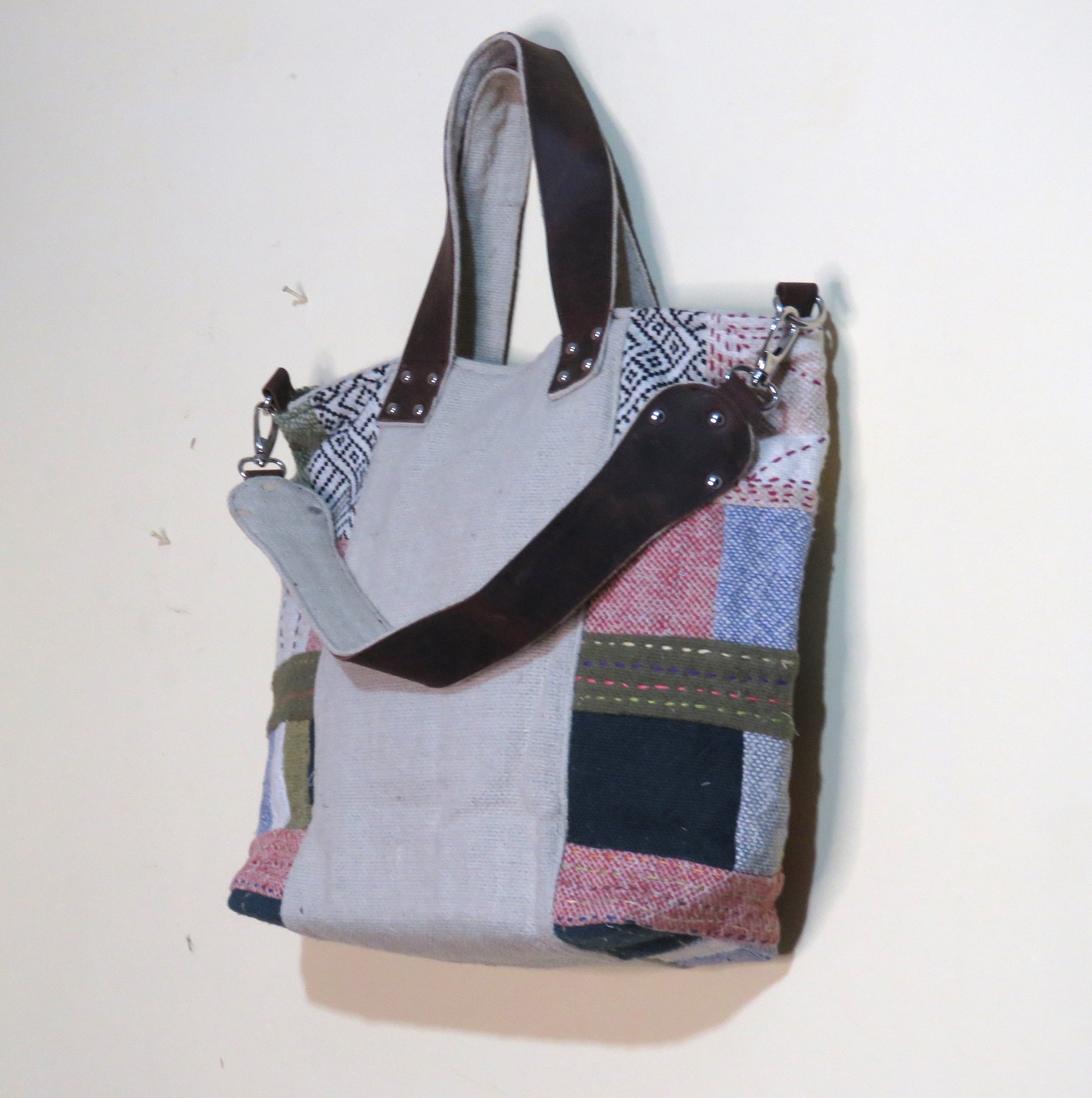 Linen Cotton Hobo Bag with Upcycled Details – Handbags on Brown Living™. SKU: KRBL03. Img 5.