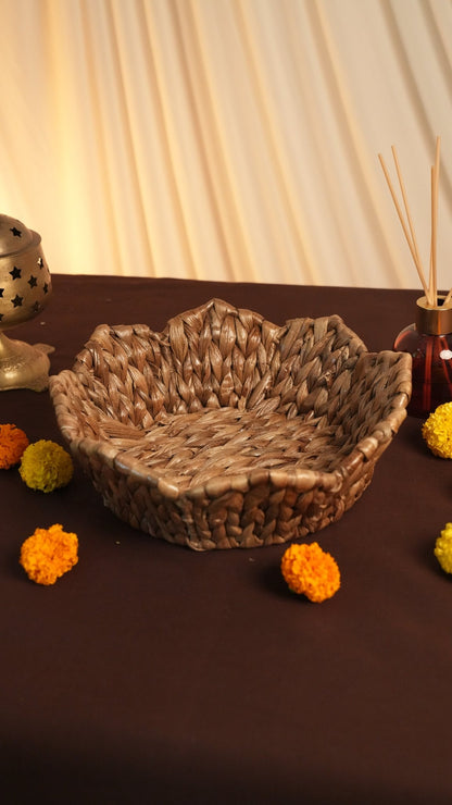 Lotus Tray | Handwoven Water Hyacinth Serving Tray – Baskets & Boxes on Brown Living™. SKU: 604W. Img 2.