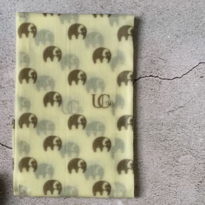 Madhu Wrap Reusable Beeswax Food Wrap 1 Extra Large ( 35 cm x 53 cm) – Food Wraps on Brown Living™. SKU: MW - 1XL - BE. Img 13.