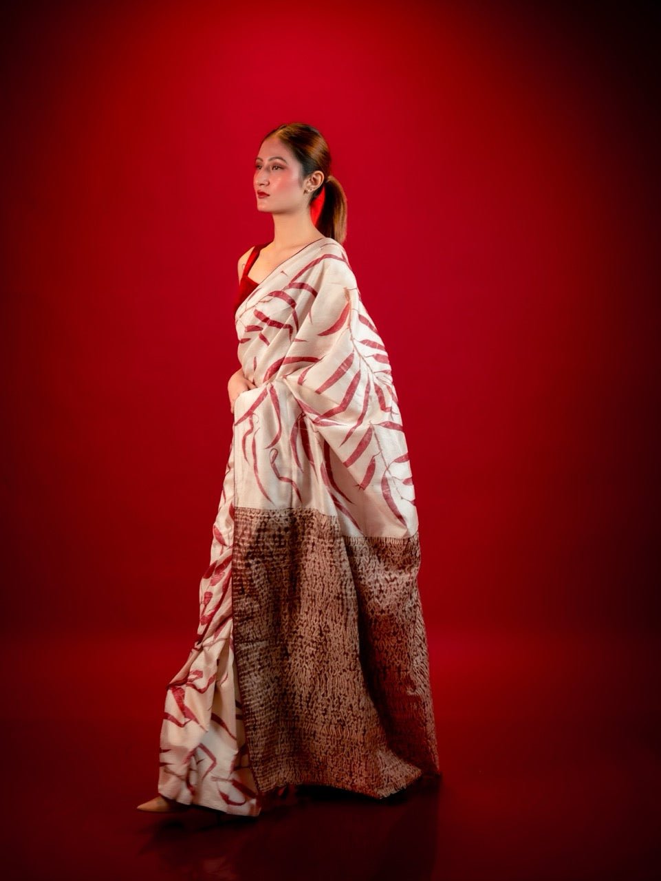 Manjistha Silk Sari – Handwoven Traditional Pure Silk Sari – Womens Saree on Brown Living™. SKU: sarimanji. Img 2.