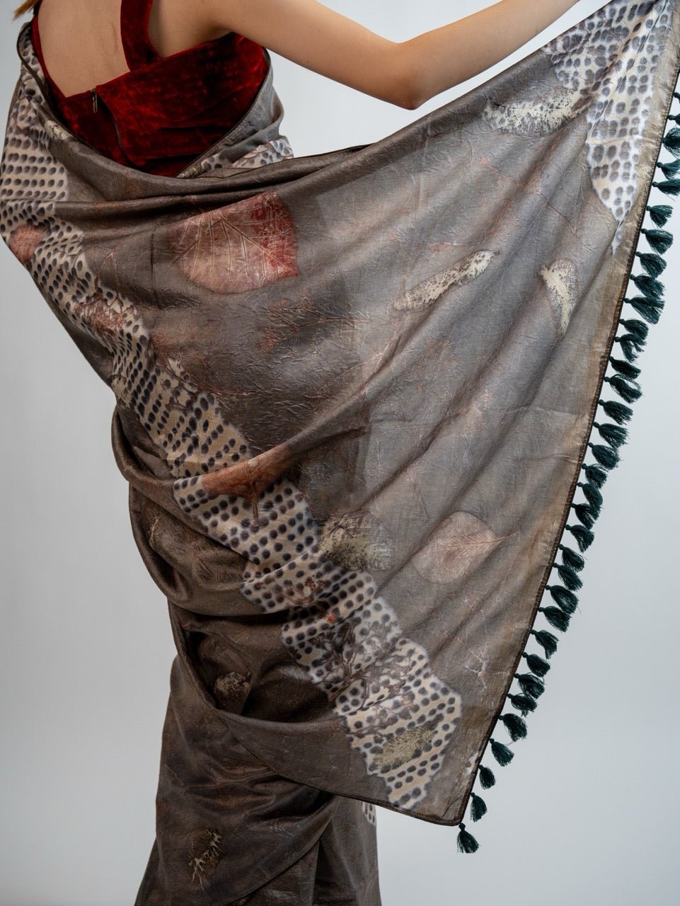 Megha Silk Sari – Handwoven Traditional Pure Silk Sari – Womens Saree on Brown Living™. SKU: sarimegha. Img 4.