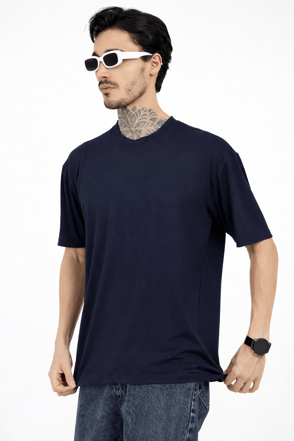 Men Oversized Plain Bamboo T-Shirt – Soft, Breathable & Sustainable – Mens T-Shirt on Brown Living™. SKU: M-PLAIN-OVERSIZ-NAVY-M. Img 23.