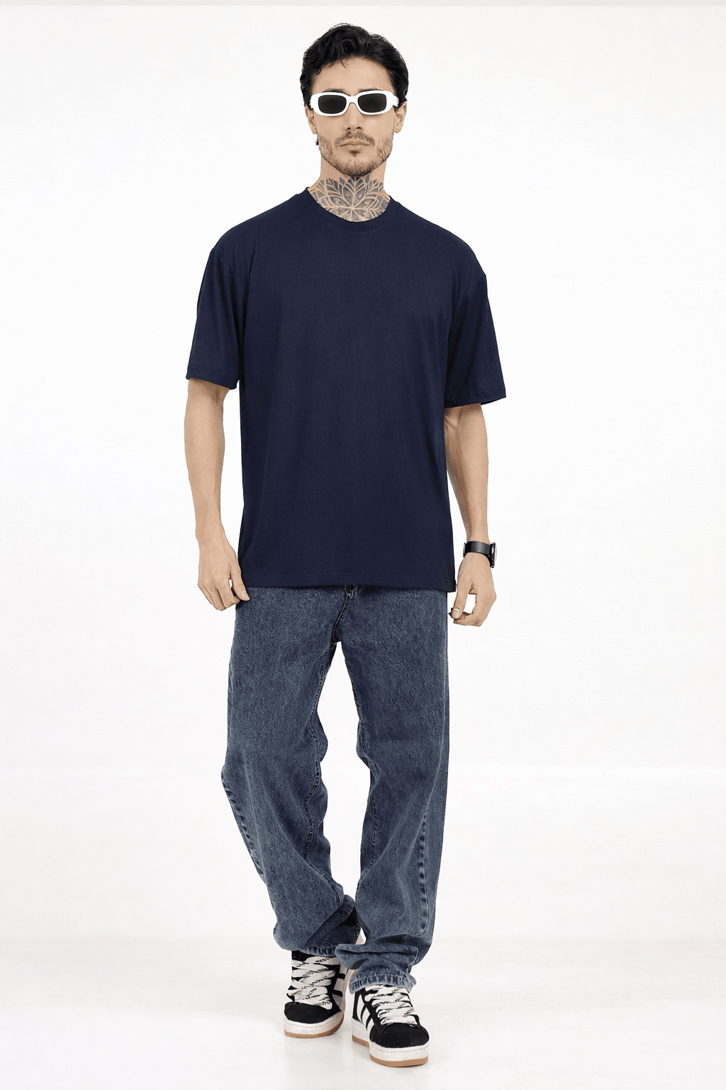 Men Oversized Plain Bamboo T-Shirt – Soft, Breathable & Sustainable – Mens T-Shirt on Brown Living™. SKU: M-PLAIN-OVERSIZ-NAVY-M. Img 22.