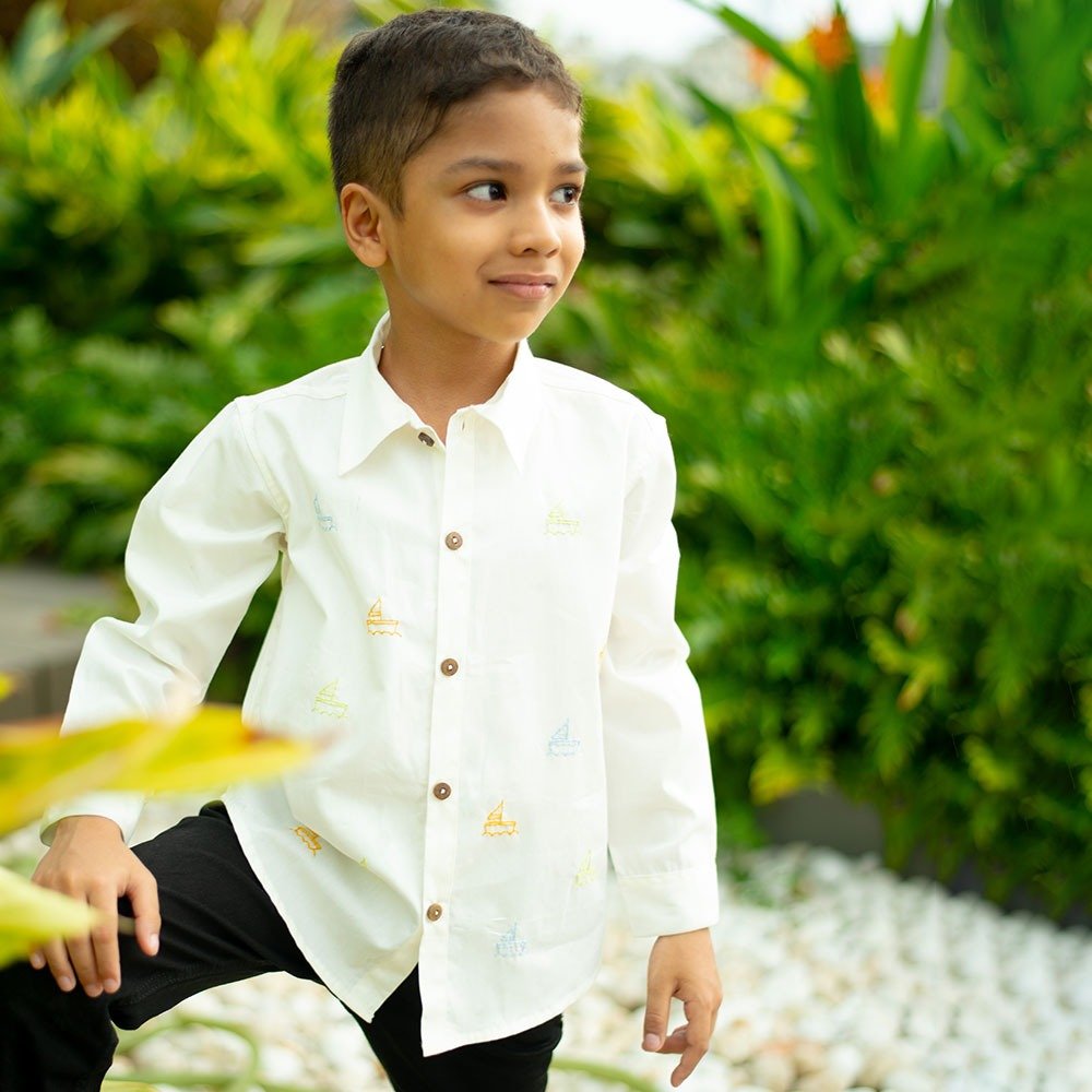 Mini Sail Boats Embroidered Organic Cotton Shirt - White – Kids Shirts on Brown Living™. SKU: NANFS001EMB053 - 24M. Img 2.