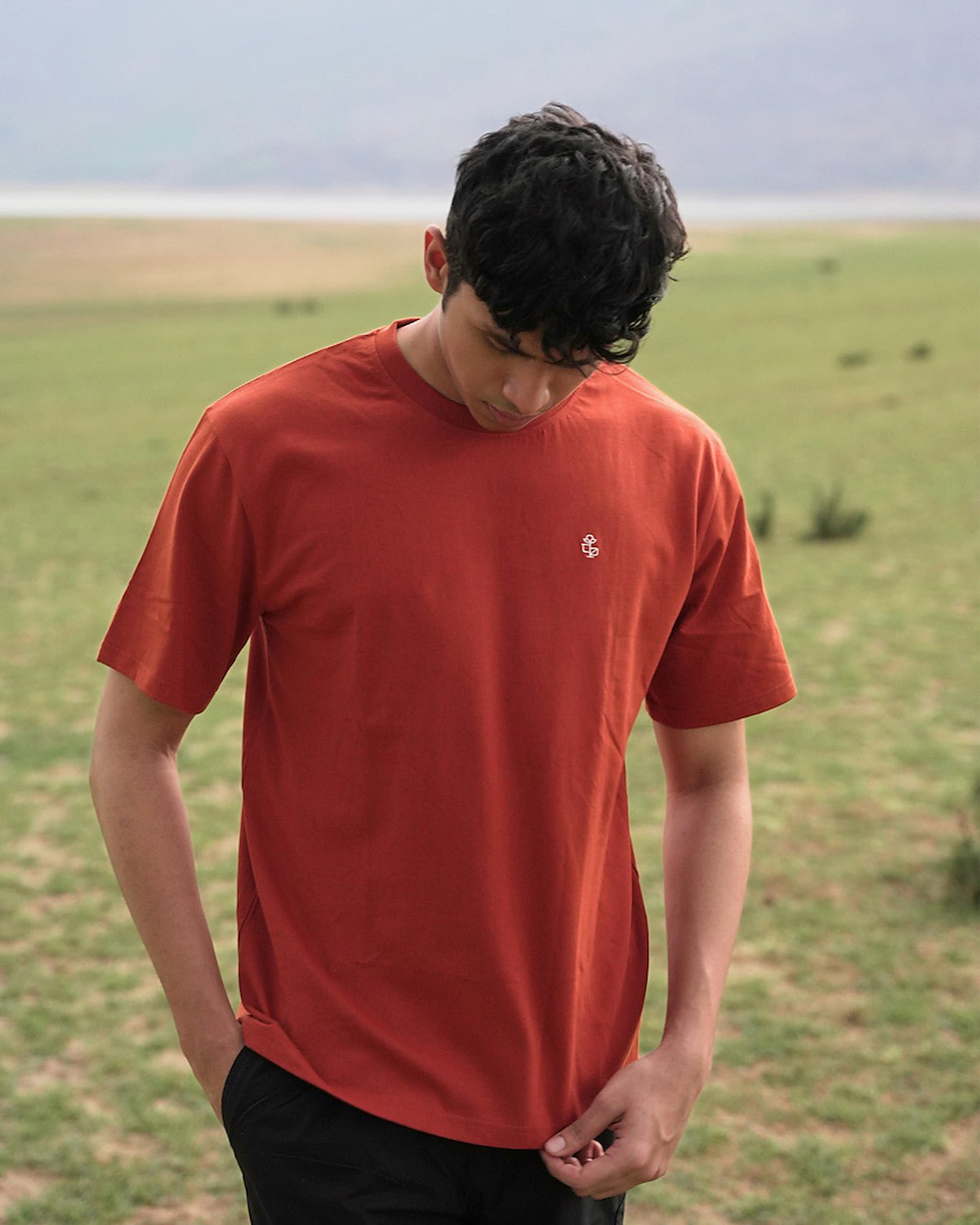 Motif Organic Cotton T-Shirt Rust | GOTS Certified | Sustainable Tee – Mens T-Shirt on Brown Living™. SKU: PB2512-TSH-MTR-M. Img 9.