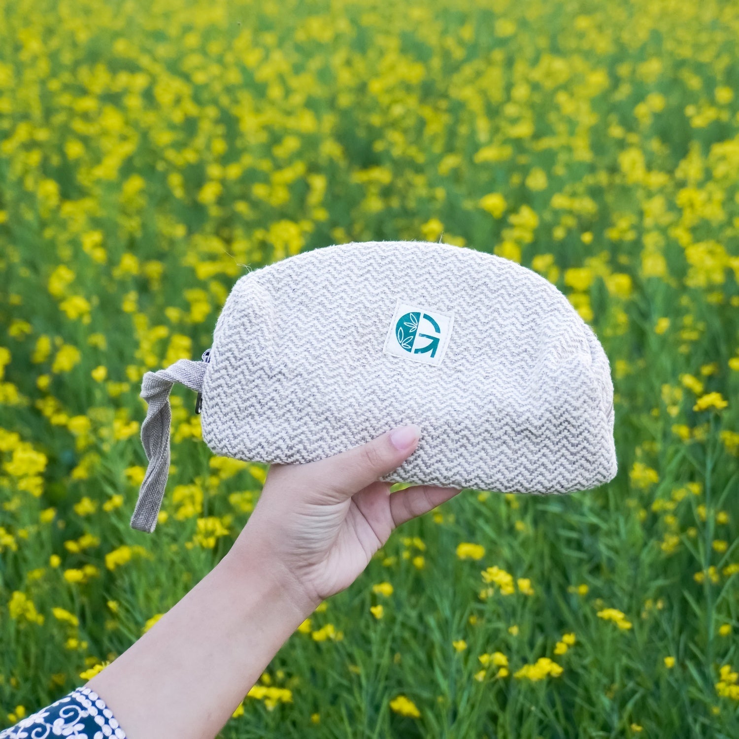 Multipurpose Travel Pouch | Handwoven Fabric Zip Pouch – Travel Organiser on Brown Living™. SKU: OGESSK02. Img 1.