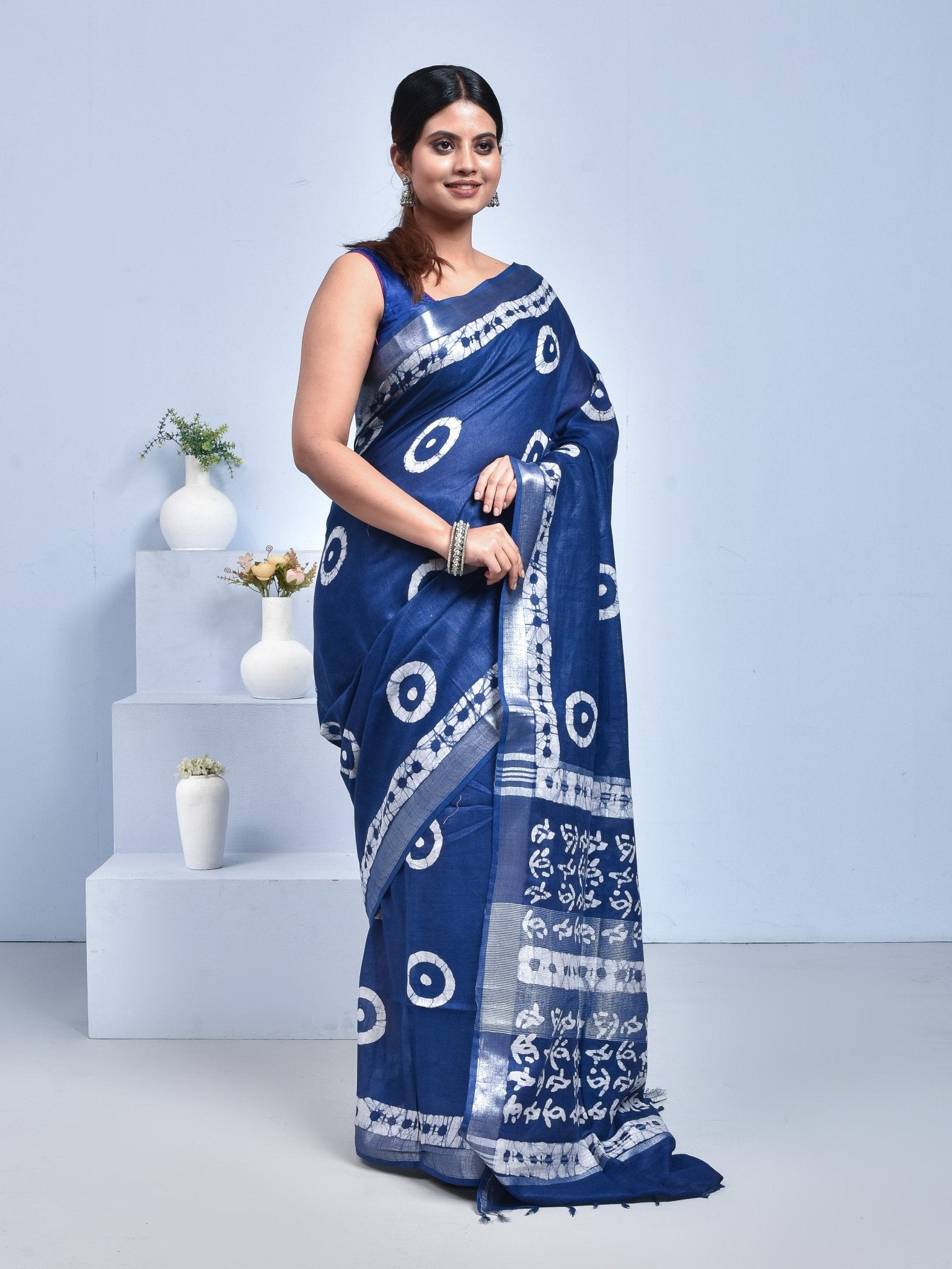 Navy Blue Traditional Batik Design Pure Linen Saree – Womens Saree on Brown Living™. SKU: STRLINSAR18. Img 6.