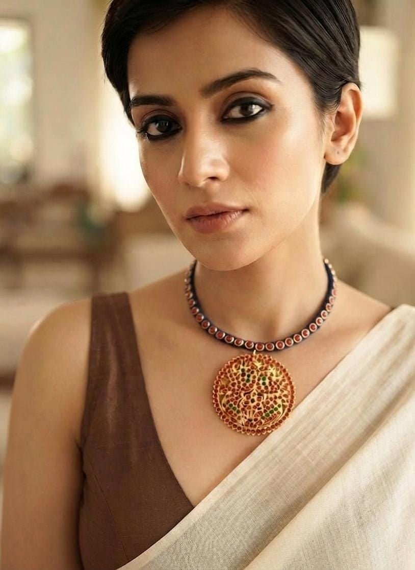 Neela Sutra Choker | Handcrafted Traditional Statement Choker Necklace – Womens Necklaces on Brown Living™. SKU: SAR1019. Img 2.