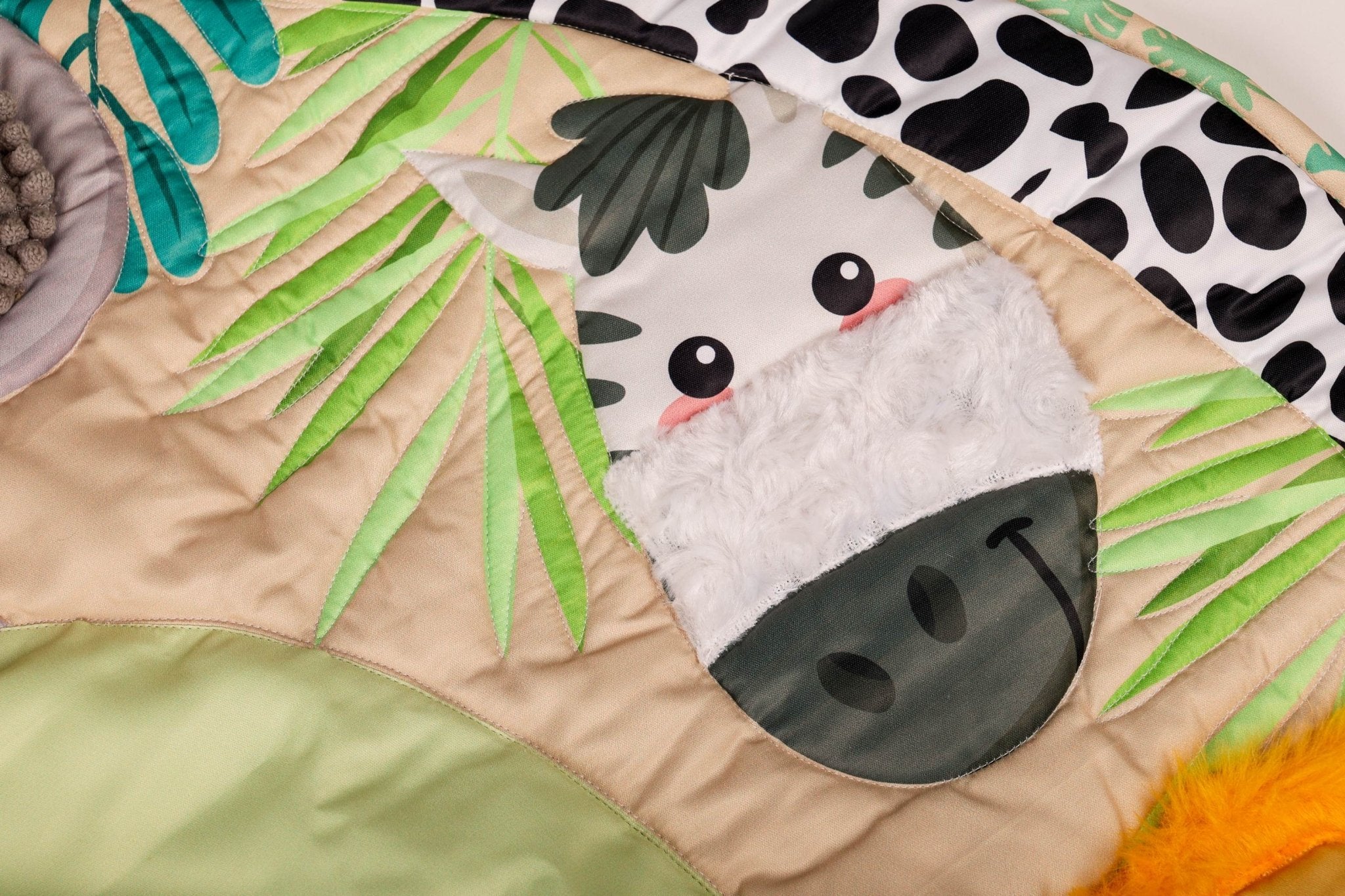 Newborn Sensory Round Playmat Jungle Theme Baby Play Mat – Play Mats on Brown Living™. SKU: NSPJUN. Img 8.