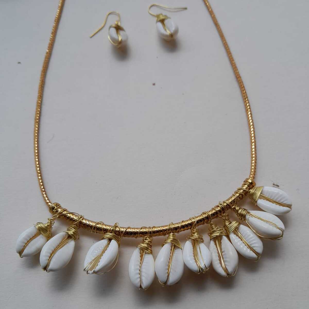 Shell Pendant Necklace Set | Verified Sustainable by Brown Living™