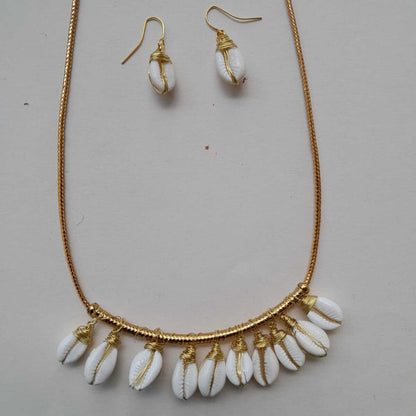 Shell Pendant Necklace Set | Verified Sustainable by Brown Living™