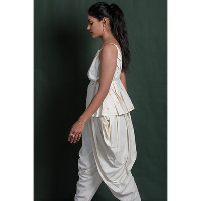 Nierin Top | Minimal Women Top | Comfortable Everyday Wear – Womens Top on Brown Living™. SKU: DL0129XSn. Img 3.