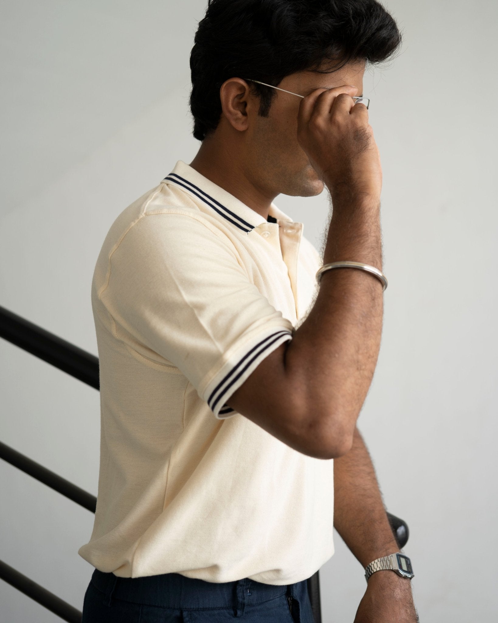 Organic Cotton T-Shirt Beige Lite | Soft Breathable Everyday Wear – Mens T-Shirt on Brown Living™. SKU: ANTOCTSBLLFS. Img 3.