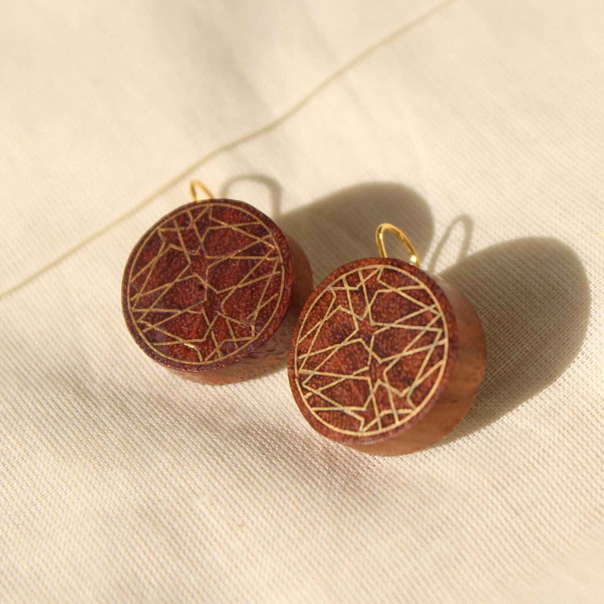Oribus Taarkashi Wooden Earring - Brass Inlay Craft – Jewellery on Brown Living™. SKU: UATRWJ002. Img 2.