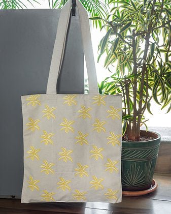 Pine Green Tote Bag | Spacious Everyday Shoulder Bag – Bags on Brown Living™. SKU: ANTAPTLAG. Img 1.