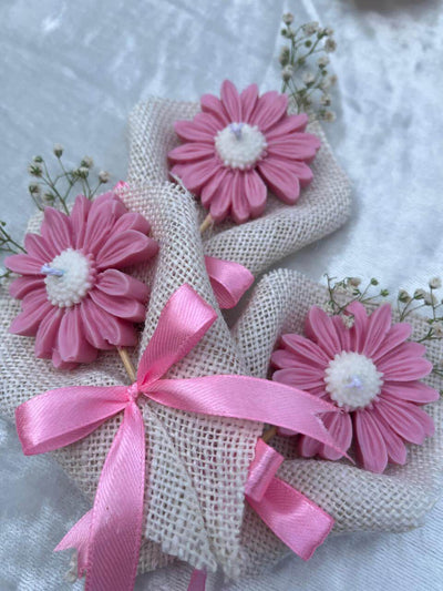Pink Daisy Bouquet Candle Set Of 4 |Handcrafted Floral Wax Gift Candle – Candles & Fragrances on Brown Living™. SKU: LUSH_0024. Img 1.