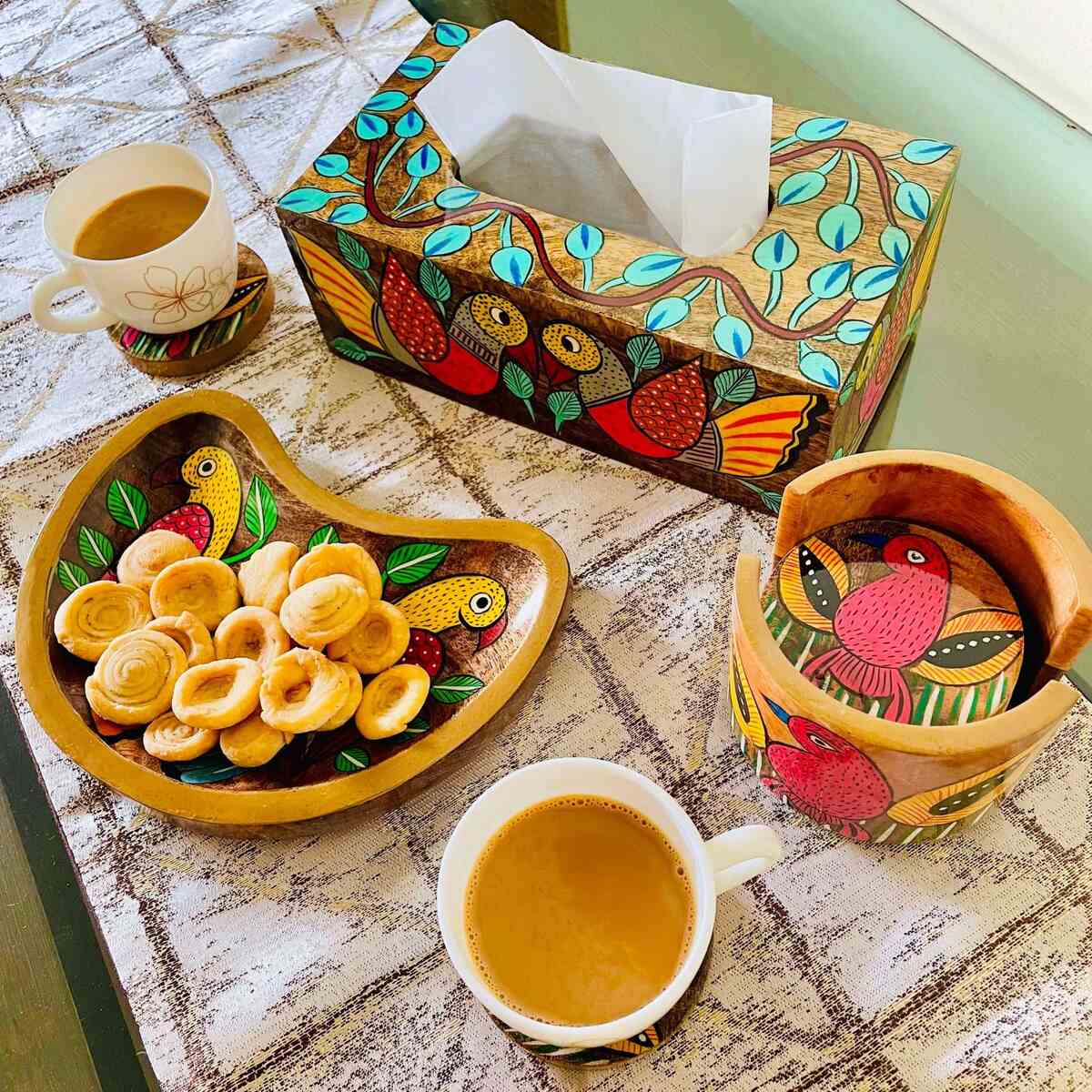 Preet Hamper - Handcrafted Maitri Platter and Parinda Tissue Box | Verified Sustainable by Brown Living™